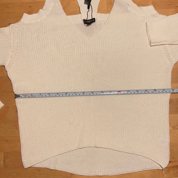 Express Women’s Top - Picture 10 of 11